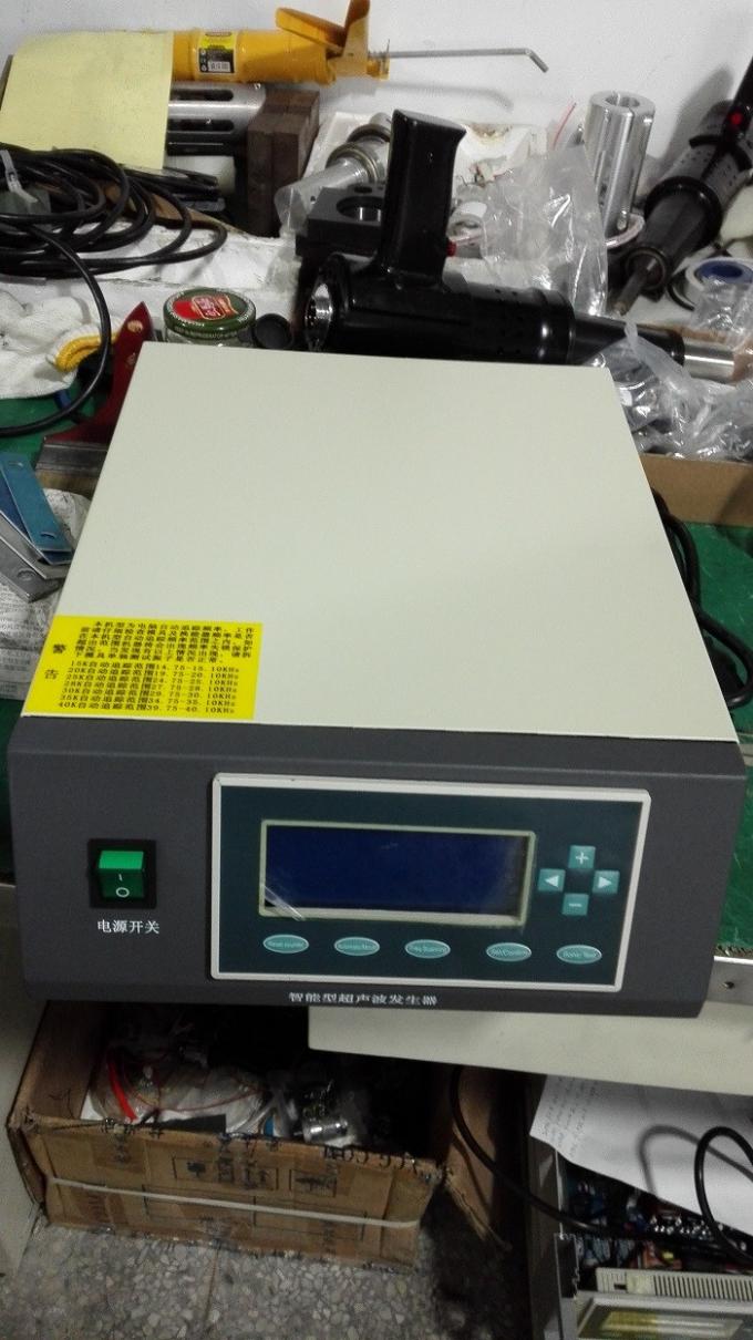 AC 220V 250V High Stability Ultrasonic Power Supply 20 Khz With LCD